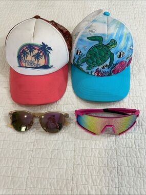 Roxy Coral Trucker Hat & Sea Turtle Hat Shield Sunglasses Bundle